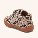 bisgaard barefoot hale v black dots