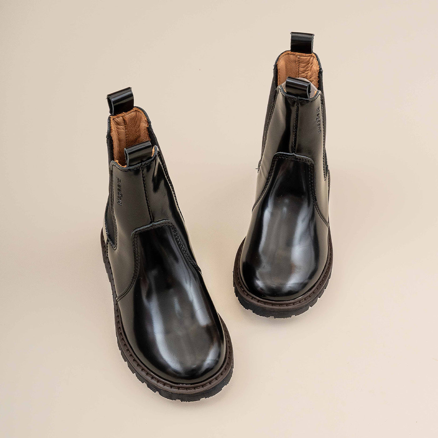 bisgaard neel black polido